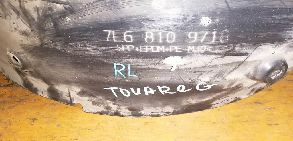 подкрылок Volkswagen Touareg