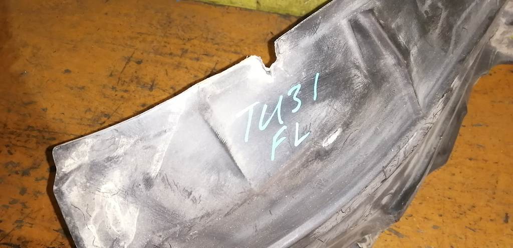 подкрылок Nissan Presage