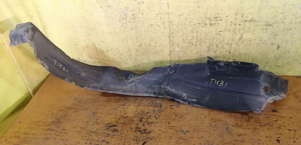 подкрылок Nissan Presage