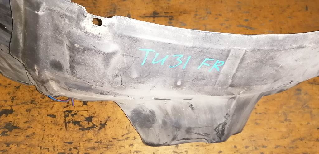 подкрылок Nissan Presage