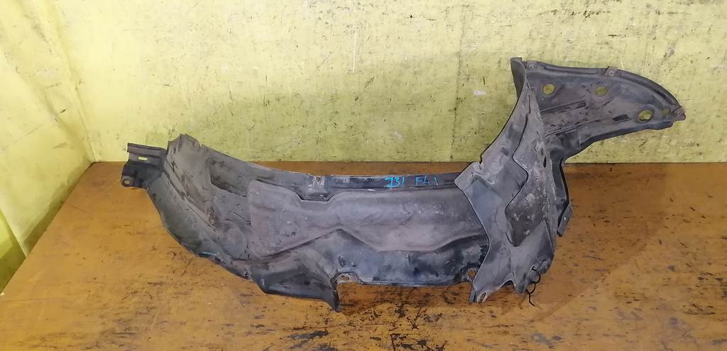 подкрылок Nissan Teana