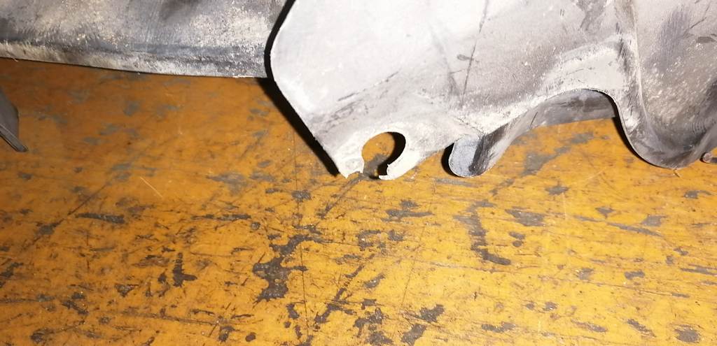 подкрылок Nissan Teana