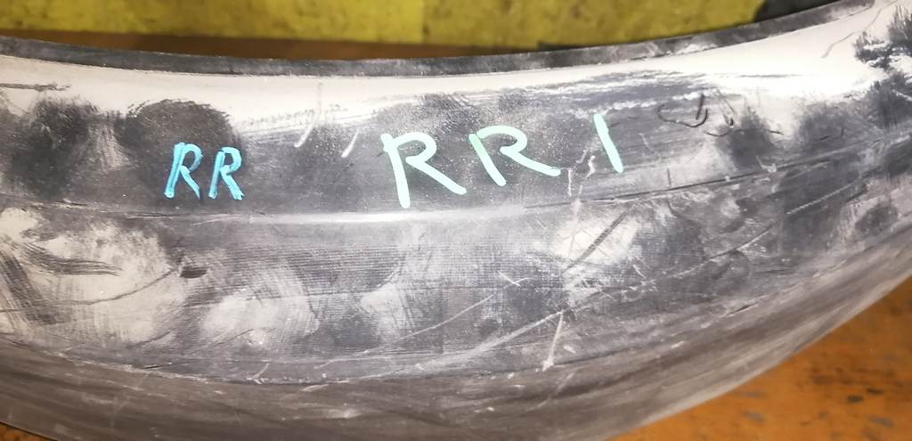 подкрылок Honda Elysion