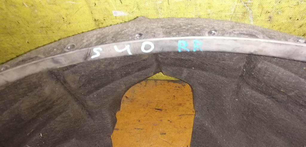 подкрылок Volvo S40