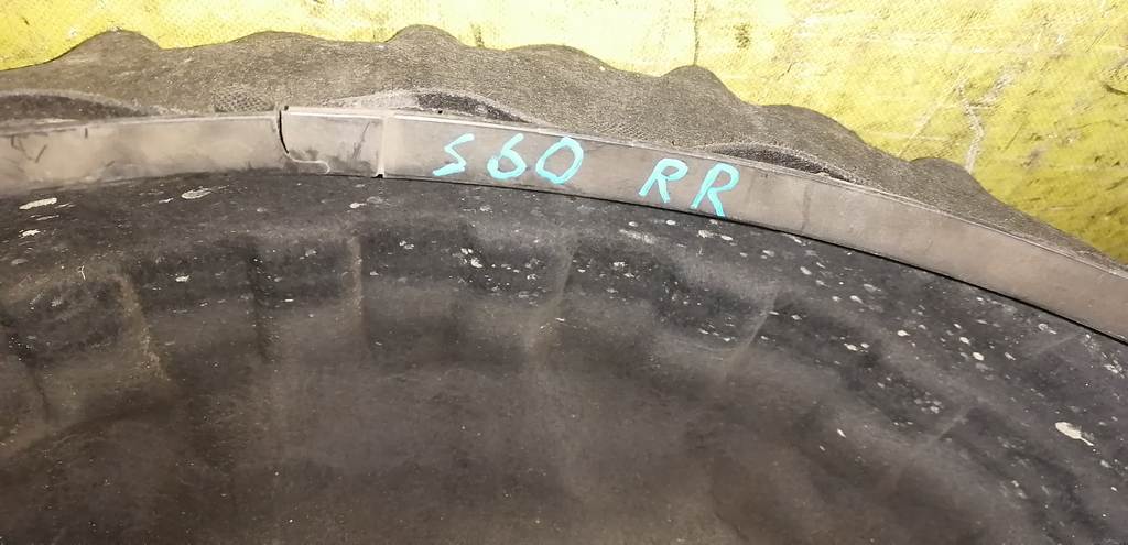 подкрылок Volvo S60