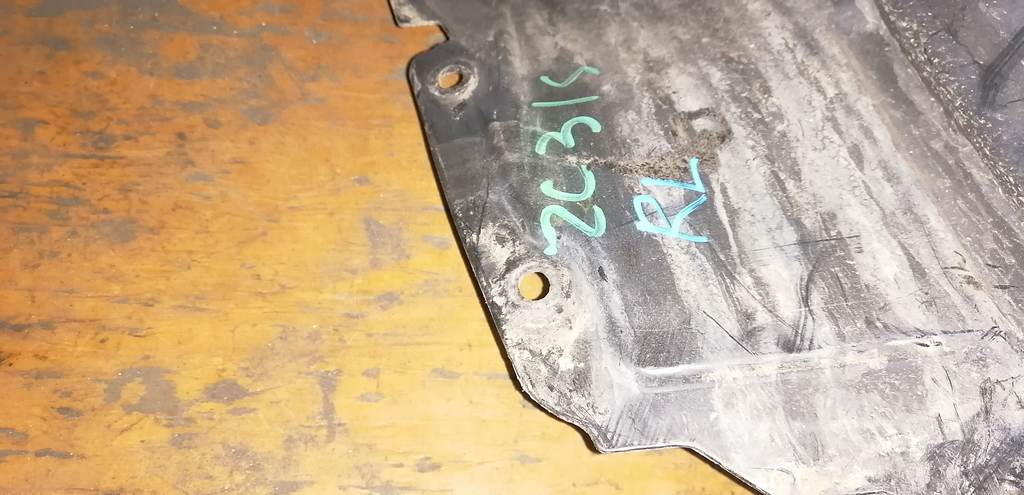 подкрылок Suzuki Swift