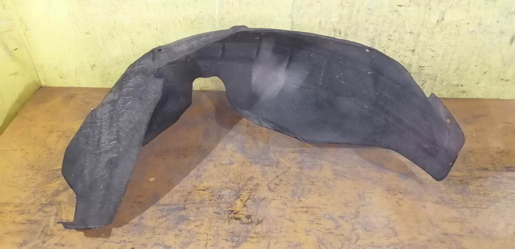 подкрылок Nissan Teana