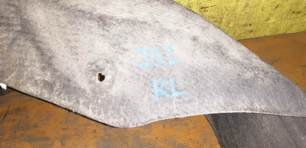 подкрылок Nissan Teana