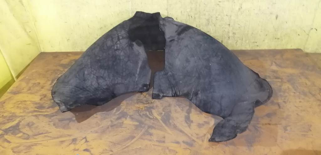 подкрылок Volkswagen Touareg