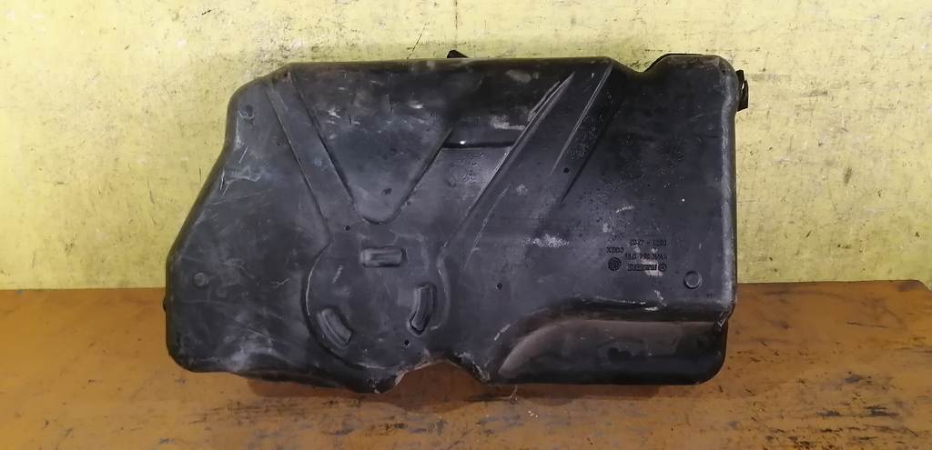 бензобак Mazda Demio