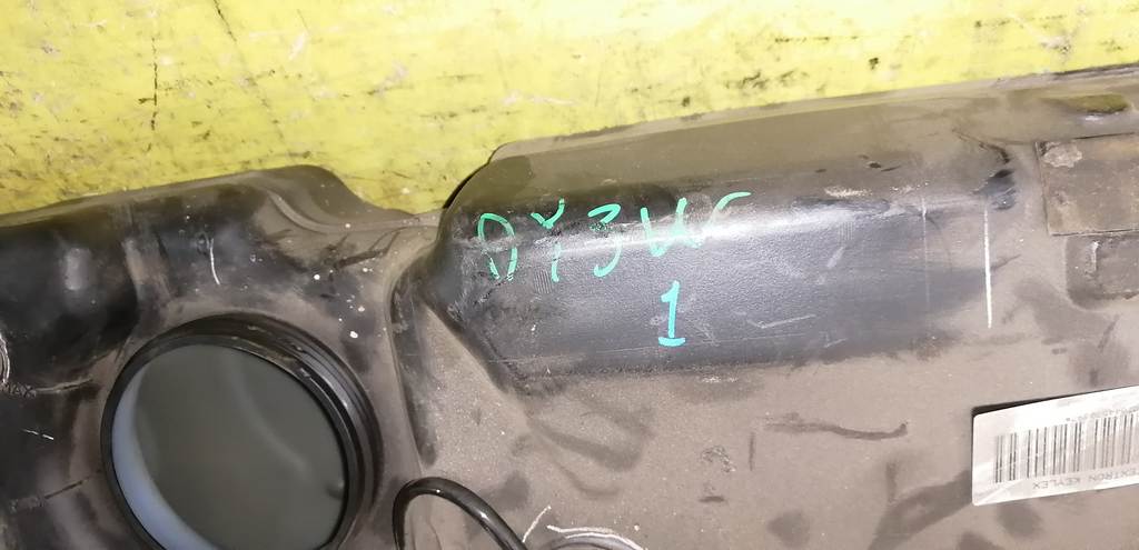 бензобак Mazda Demio