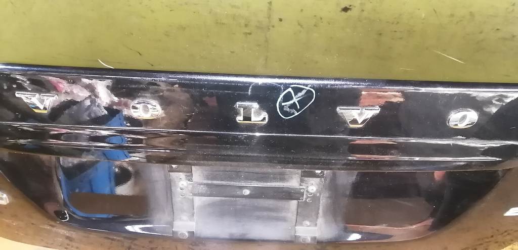 крышка багажника Volvo S40