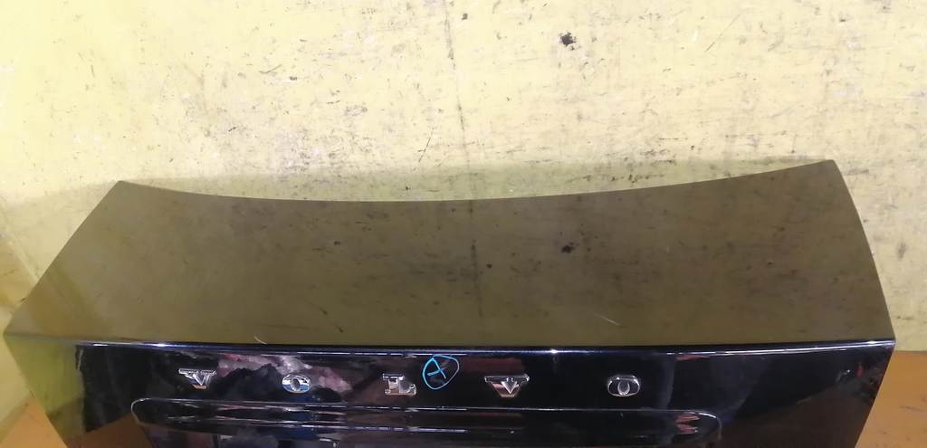 крышка багажника Volvo S40