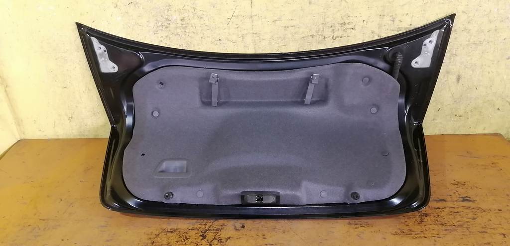 крышка багажника Volvo S40