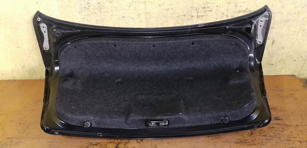 крышка багажника Mazda Axela