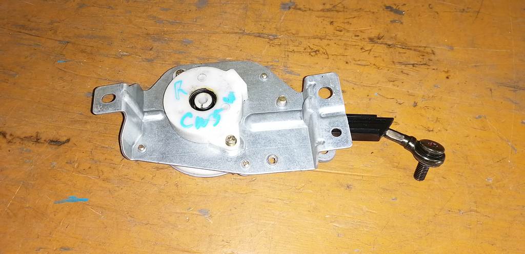 ограничитель двери Mitsubishi Outlander