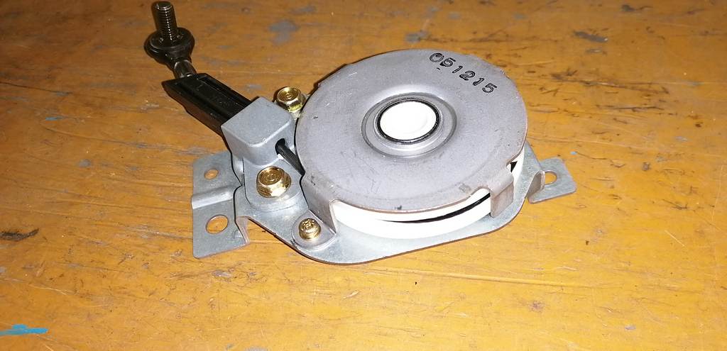 ограничитель двери Mitsubishi Outlander