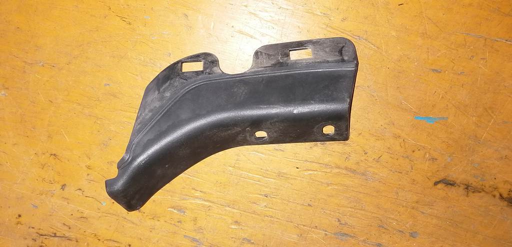 накладка петли багажника Mitsubishi Outlander