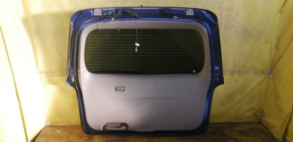 дверь 5-я Mazda MPV