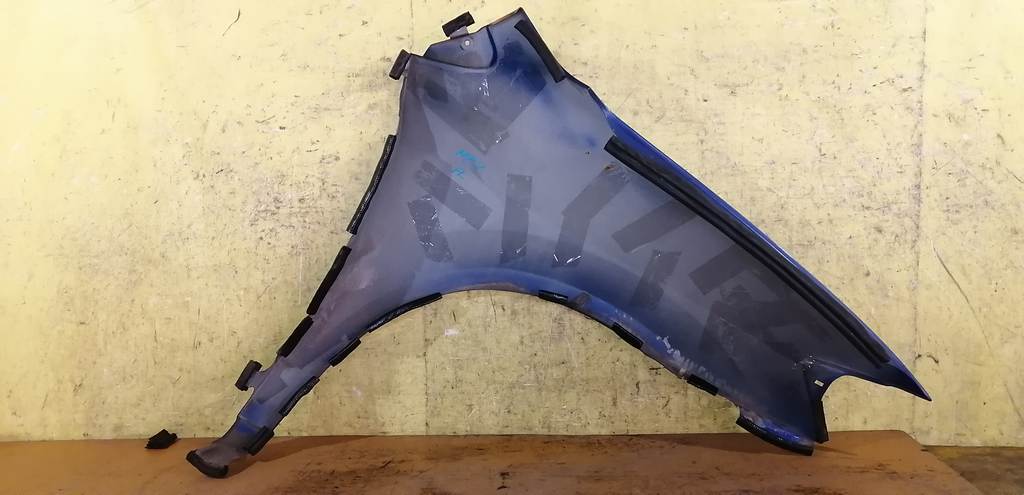 крыло Mazda MPV