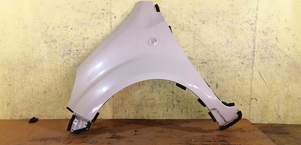 крыло Toyota Passo