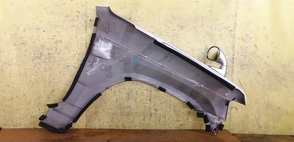 крыло Mitsubishi Pajero Mini