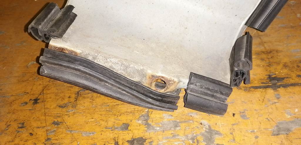 крыло Mitsubishi Pajero Mini