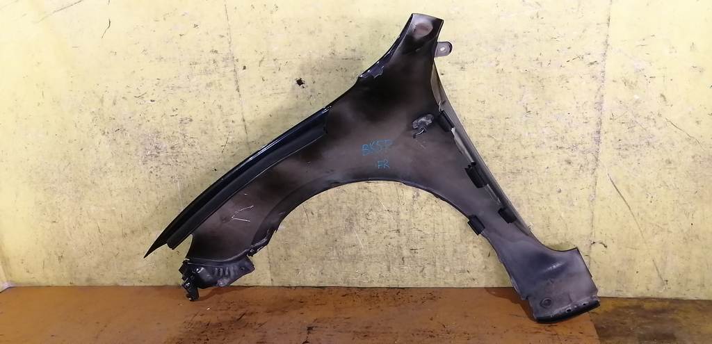 крыло Mazda Axela