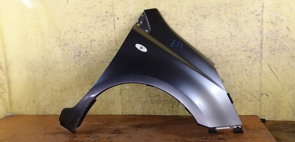 крыло Nissan Note