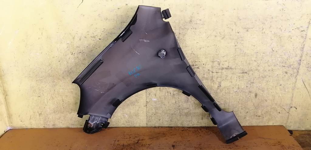 крыло Toyota Passo