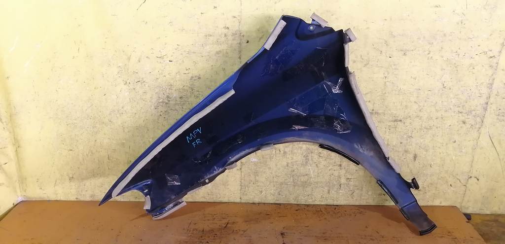 крыло Mazda MPV