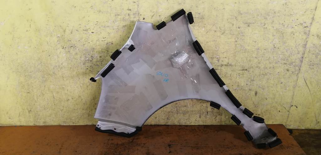 крыло Suzuki Solio