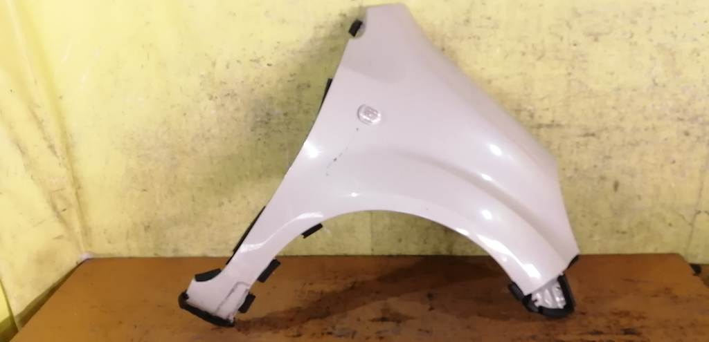 крыло Toyota Passo