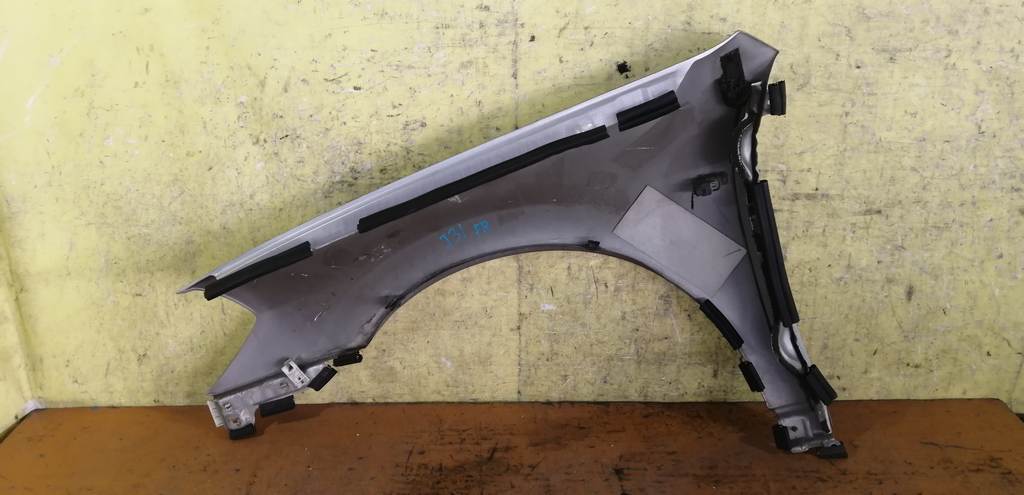 крыло Nissan Teana