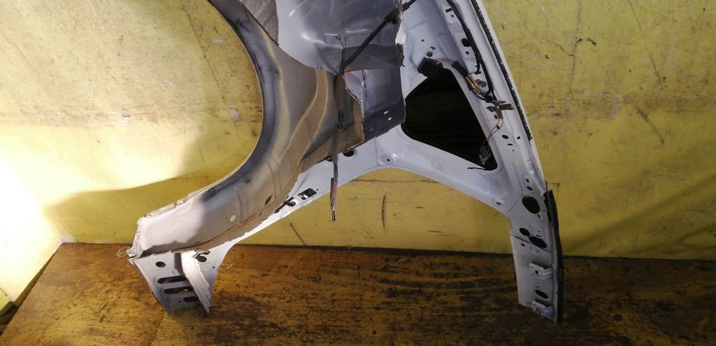 крыло Nissan Teana