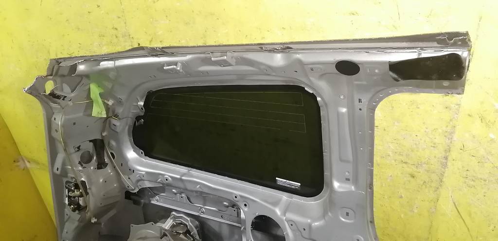 крыло Nissan Presage