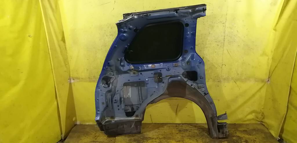 крыло Mazda MPV