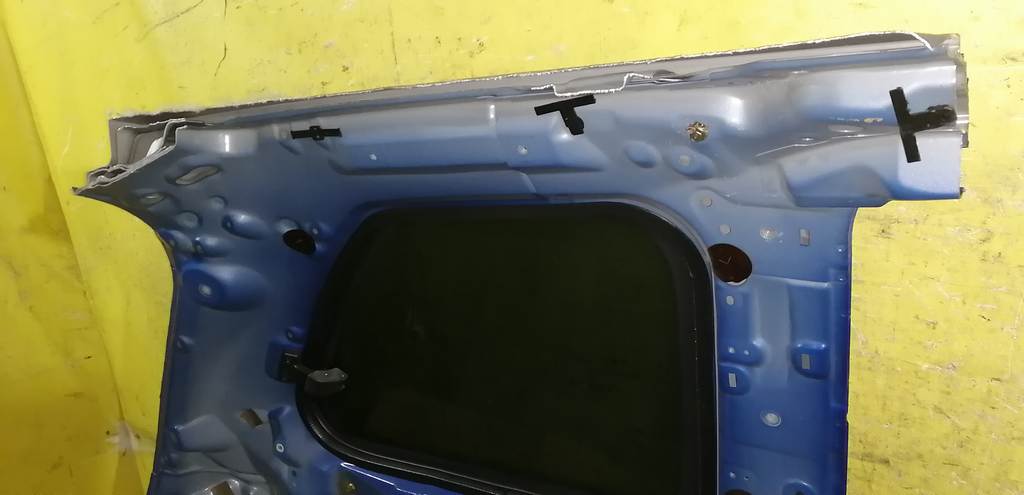 крыло Mazda MPV