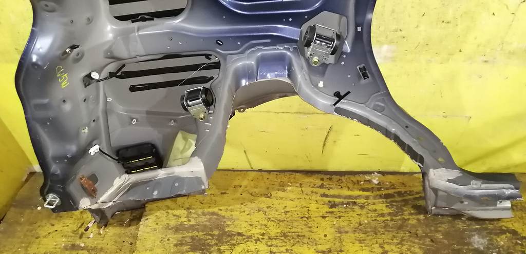 крыло Mitsubishi Outlander