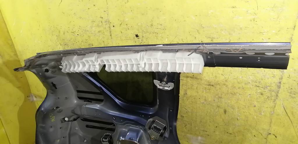 крыло Mitsubishi Outlander