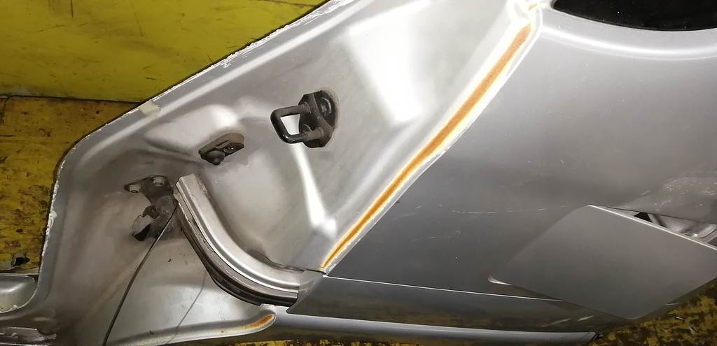 крыло Suzuki Solio