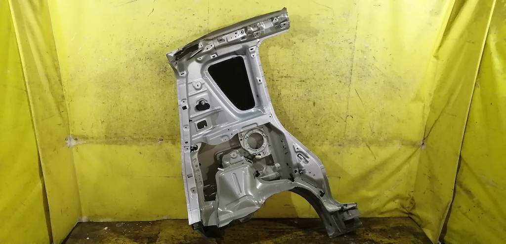 крыло Suzuki Solio