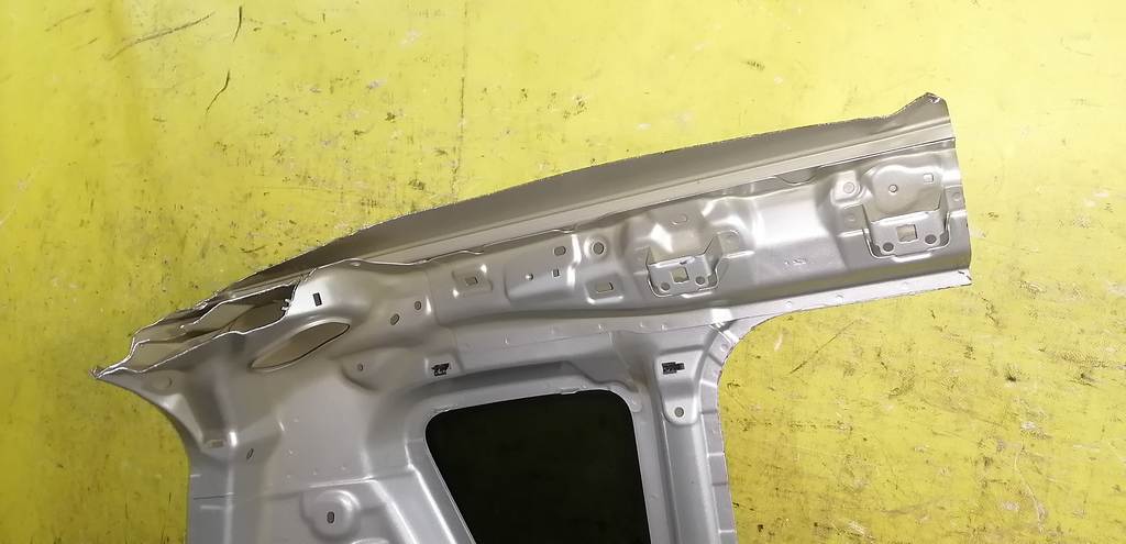 крыло Suzuki Solio