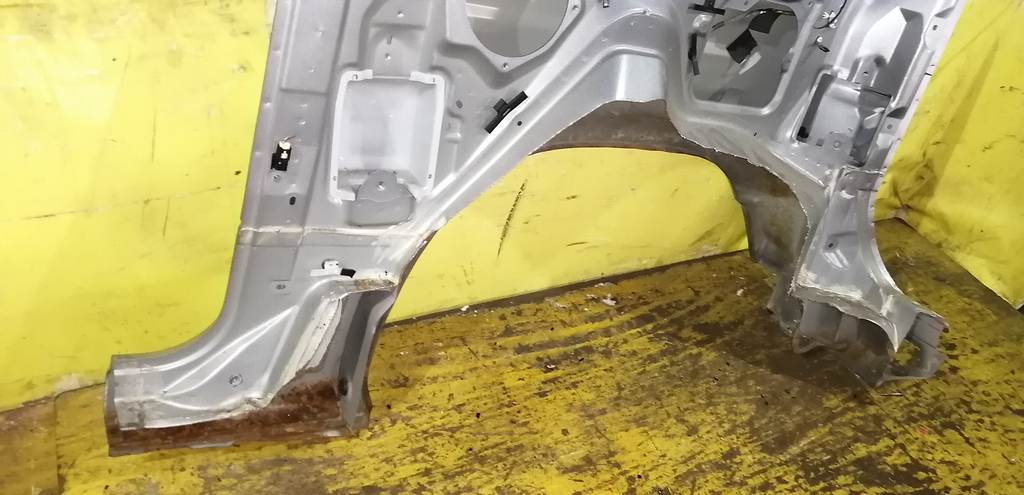 крыло Mitsubishi Pajero Mini