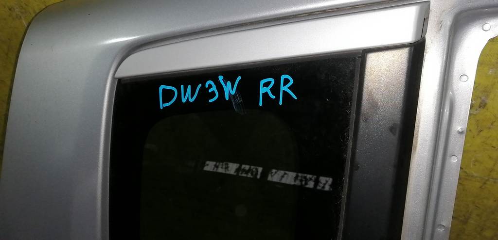 крыло Mazda Demio