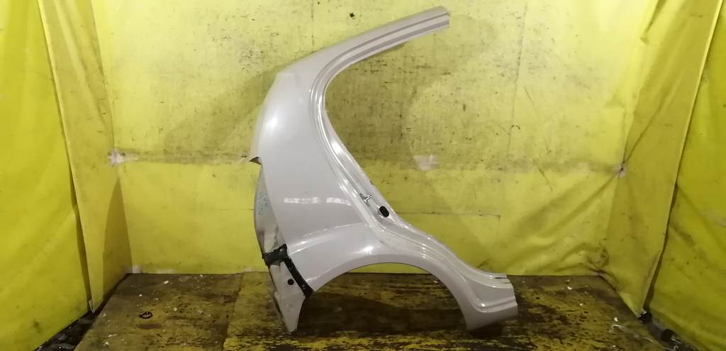 крыло Toyota Passo