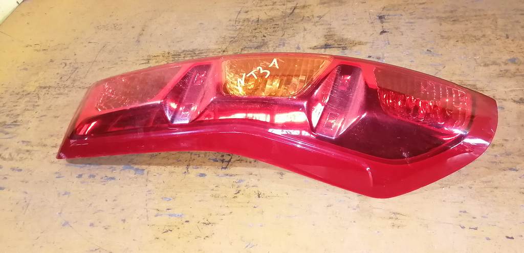 стоп-сигнал Nissan X-Trail