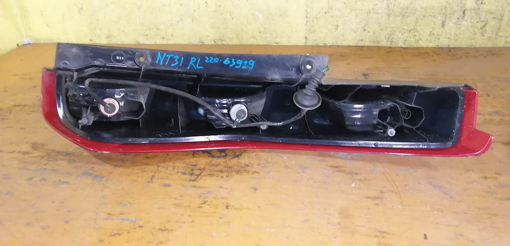 стоп-сигнал Nissan X-Trail