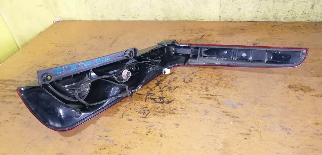 стоп-сигнал Nissan Note