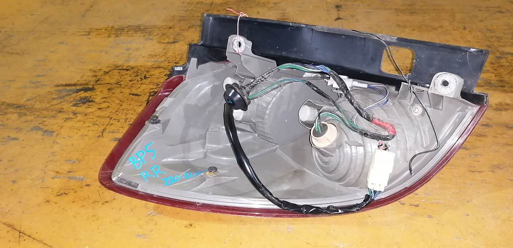 стоп-сигнал Subaru Legacy